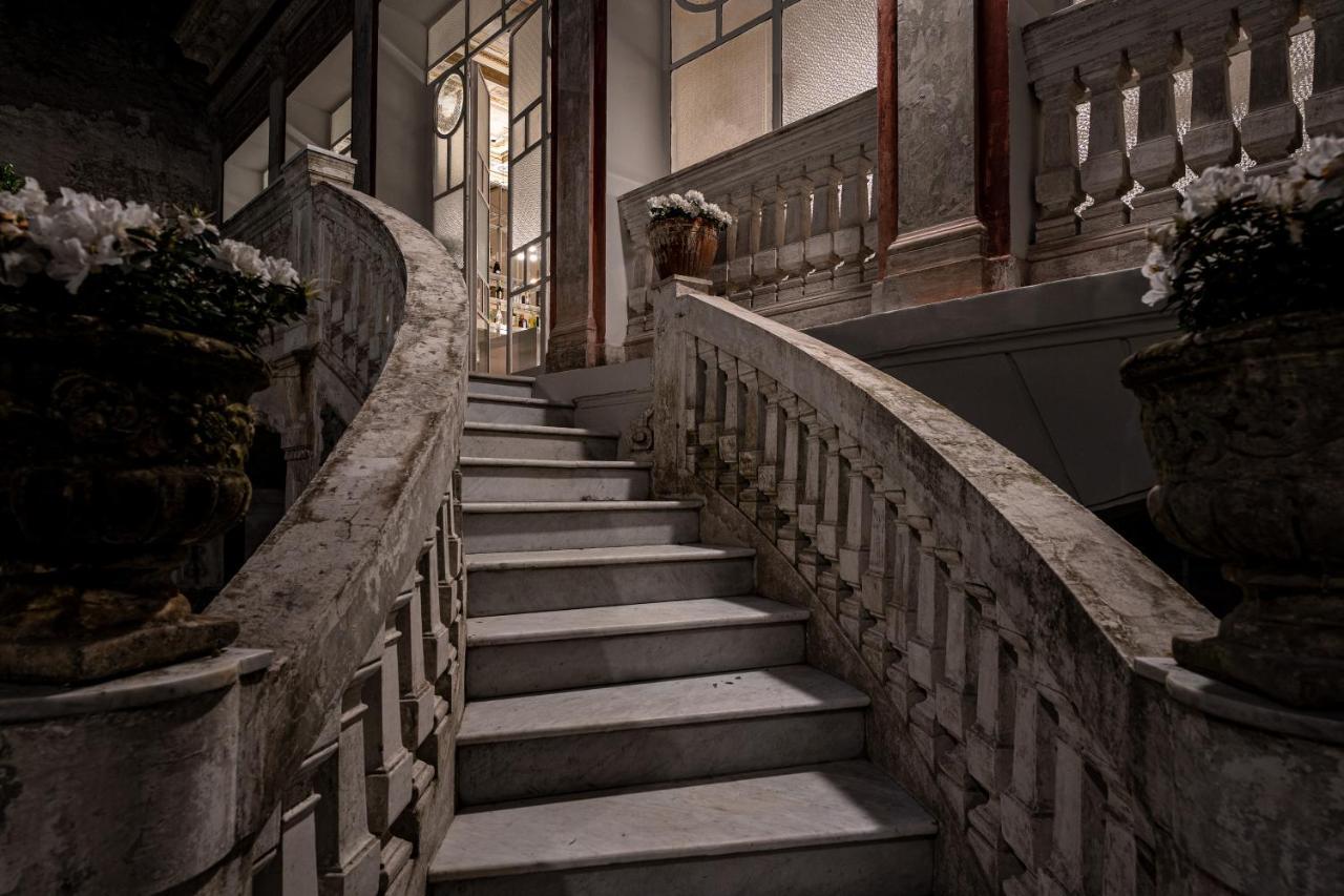Отель Artemisia Domus - Giardino Неаполь Экстерьер фото